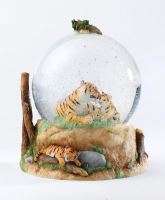 Large Country Artists Tiger Waterball Snow Globe Collectable